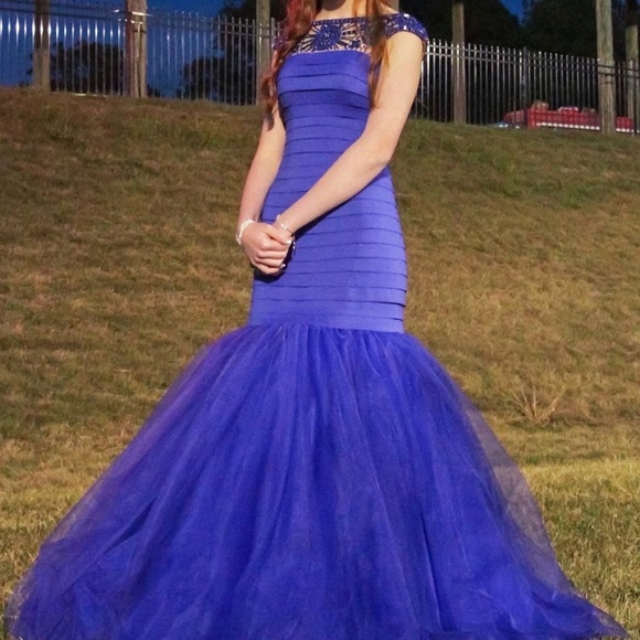 Sherri Hill Mermaid Style Prom Dress in Royal Blue - Picture 5 of 7
